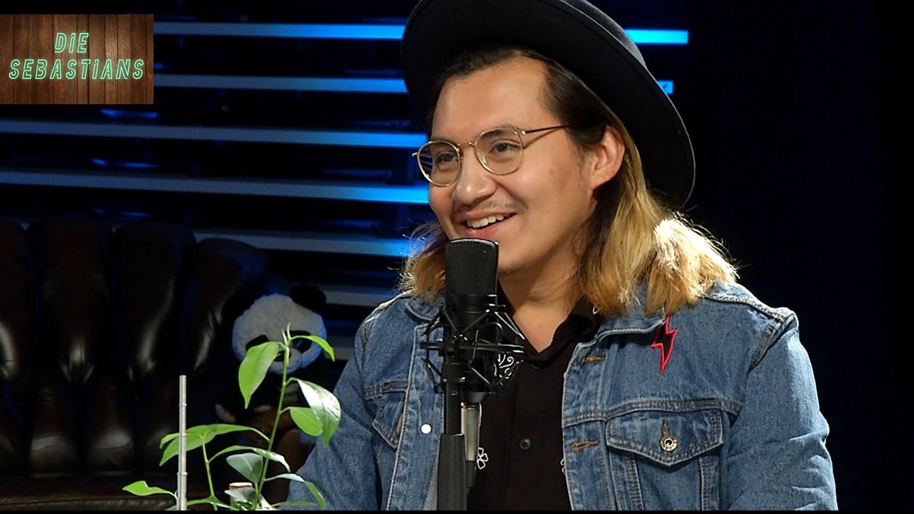 Manuel Palacio / FANCY FOOTWORK M94.5