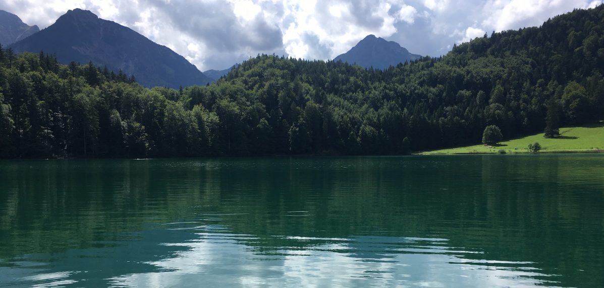 Ein See in Bayern