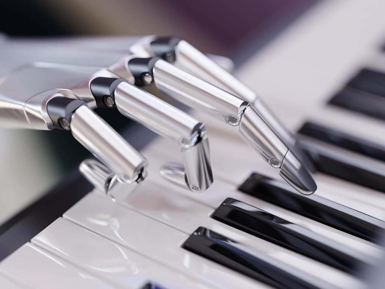 Eine Roboterhand aus Metall spielt Klavier.