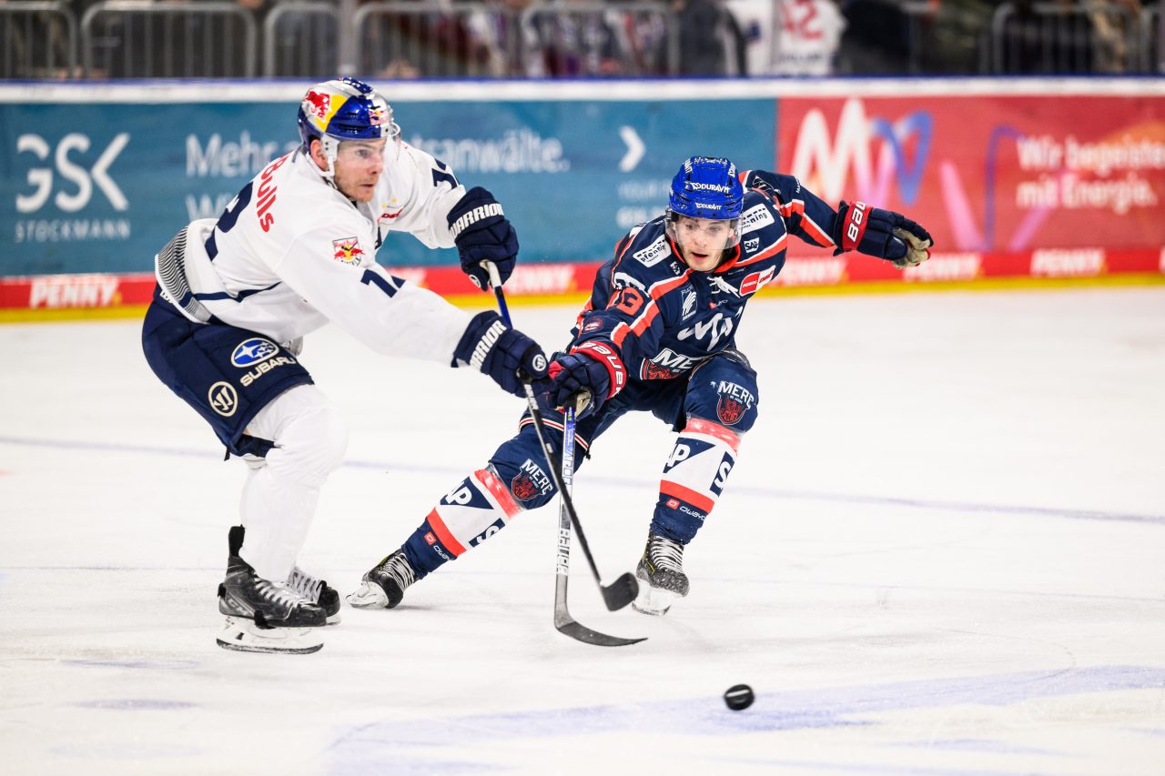 Krisenduell in der Olympia-Eissporthalle