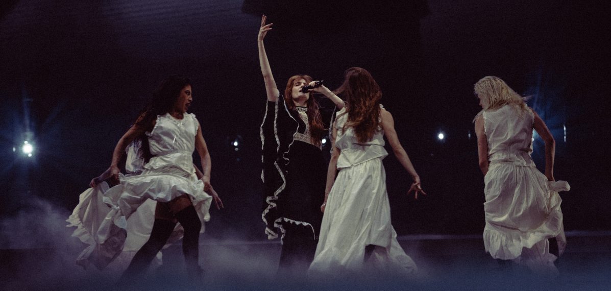 Die Tänze der Hexen und Florences Stimme schlagen ihren Bann in München